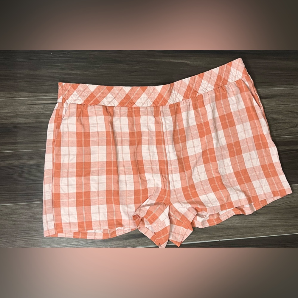 Torrid 5 Inch Pull-On Seersucker Plaid Mid-Rise Short Size 6X (30) NWT
